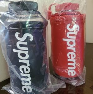 Supreme 32oz Nalgene Bottle